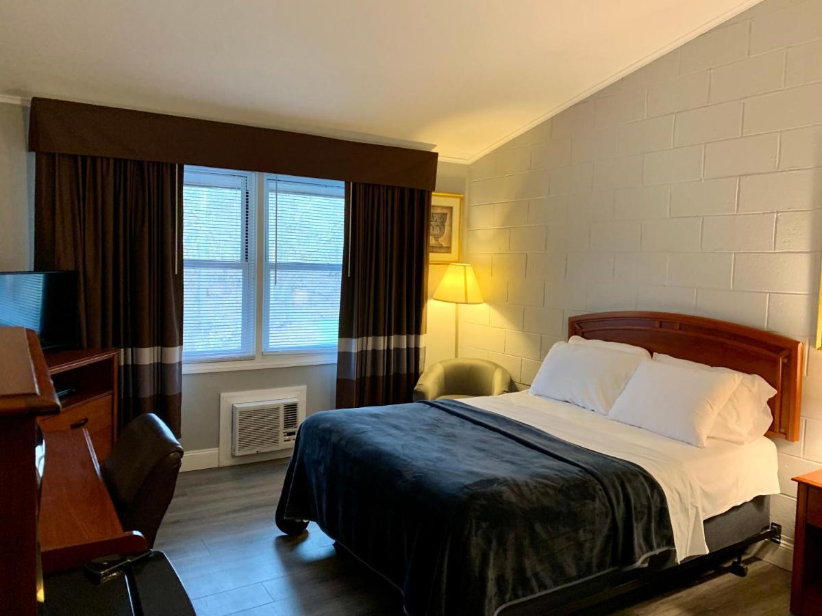 Hill Top Motel Wrightstown Экстерьер фото