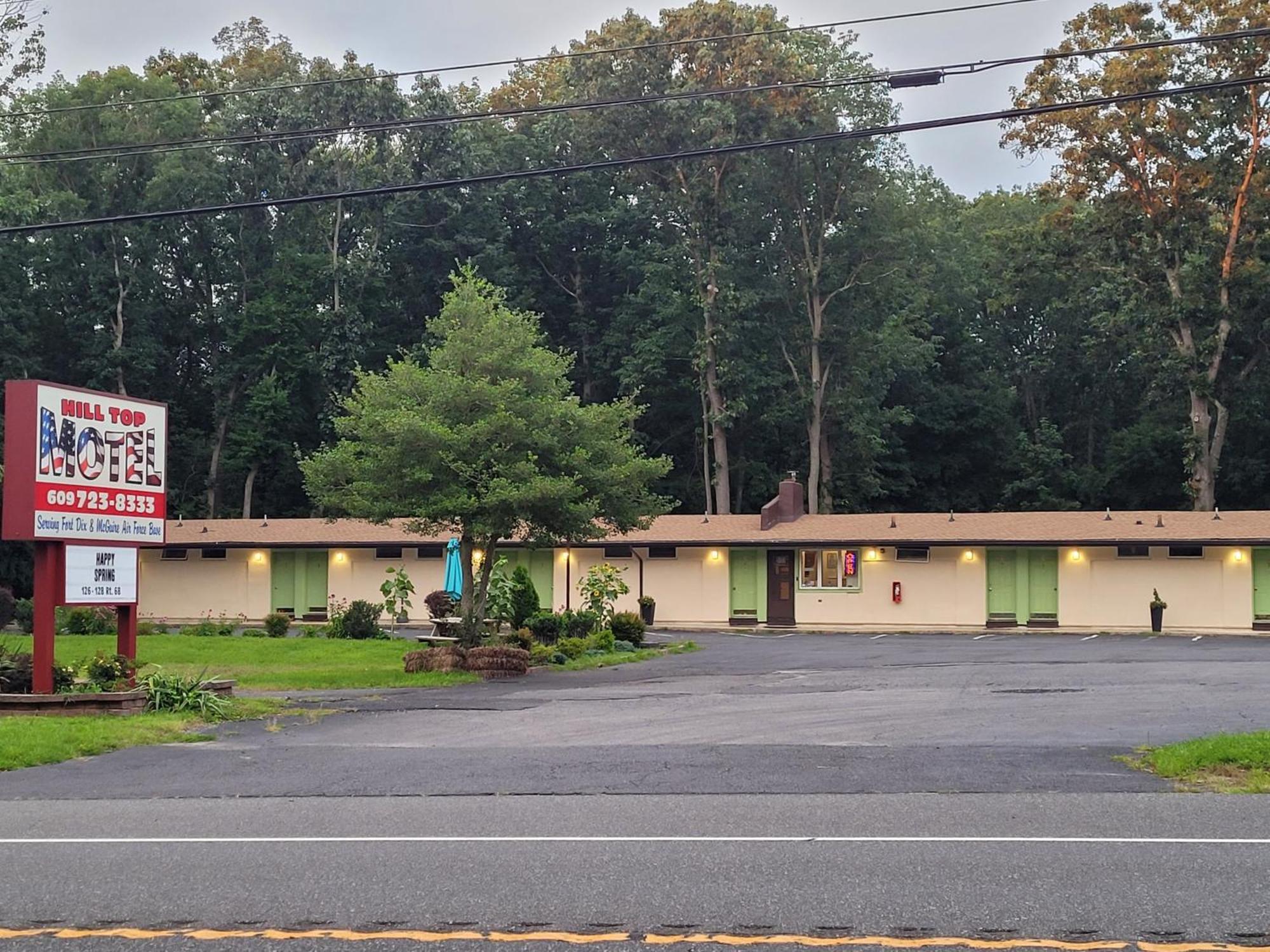 Hill Top Motel Wrightstown Экстерьер фото
